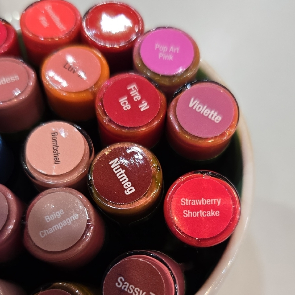 LipSense Pink Lipstick Collection - Picture 4 of 4